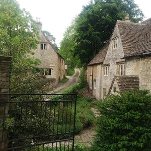 Meet your Posher, Elizabeth